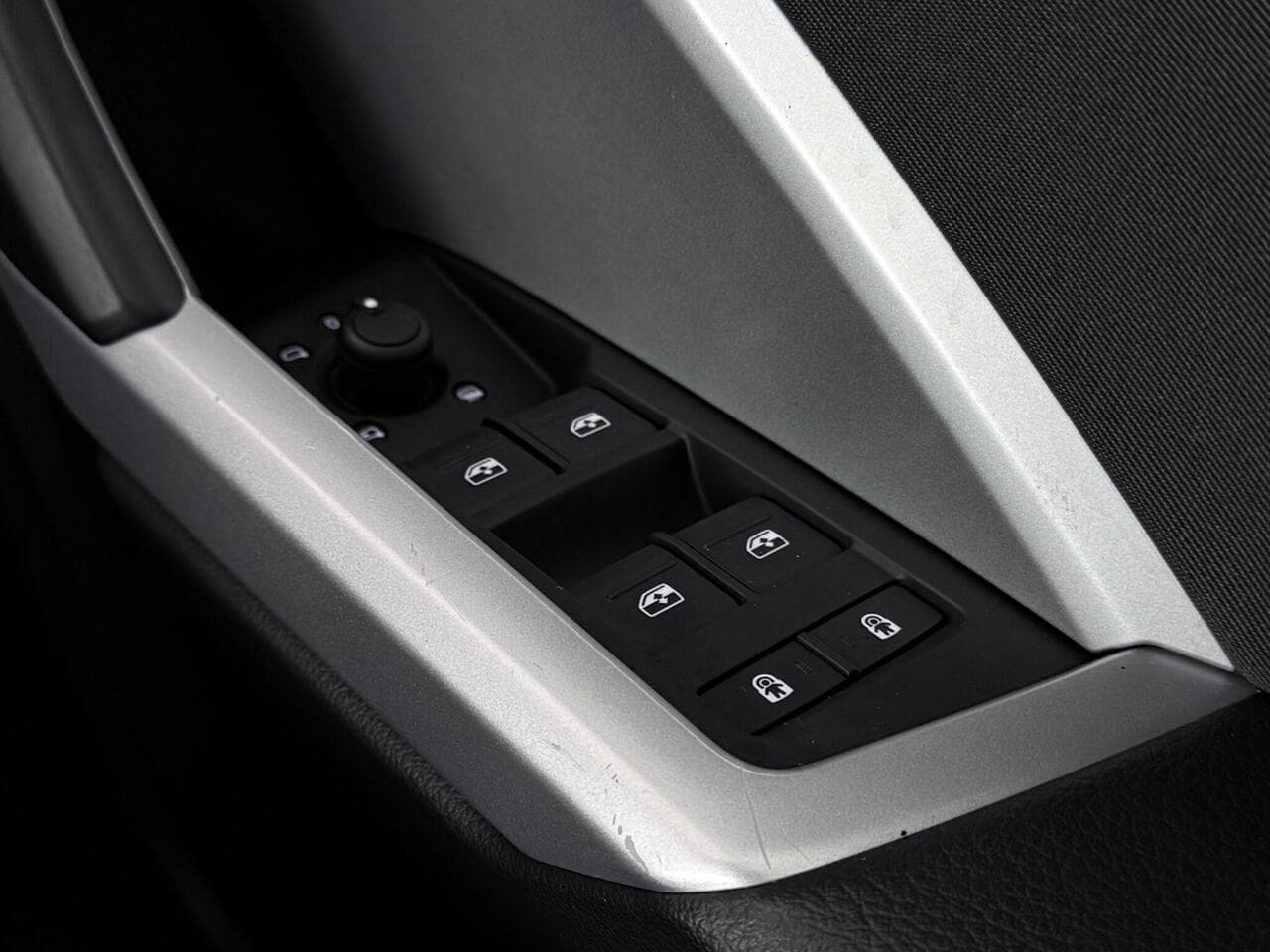 Audi Q3 thumbnail Misc Controls