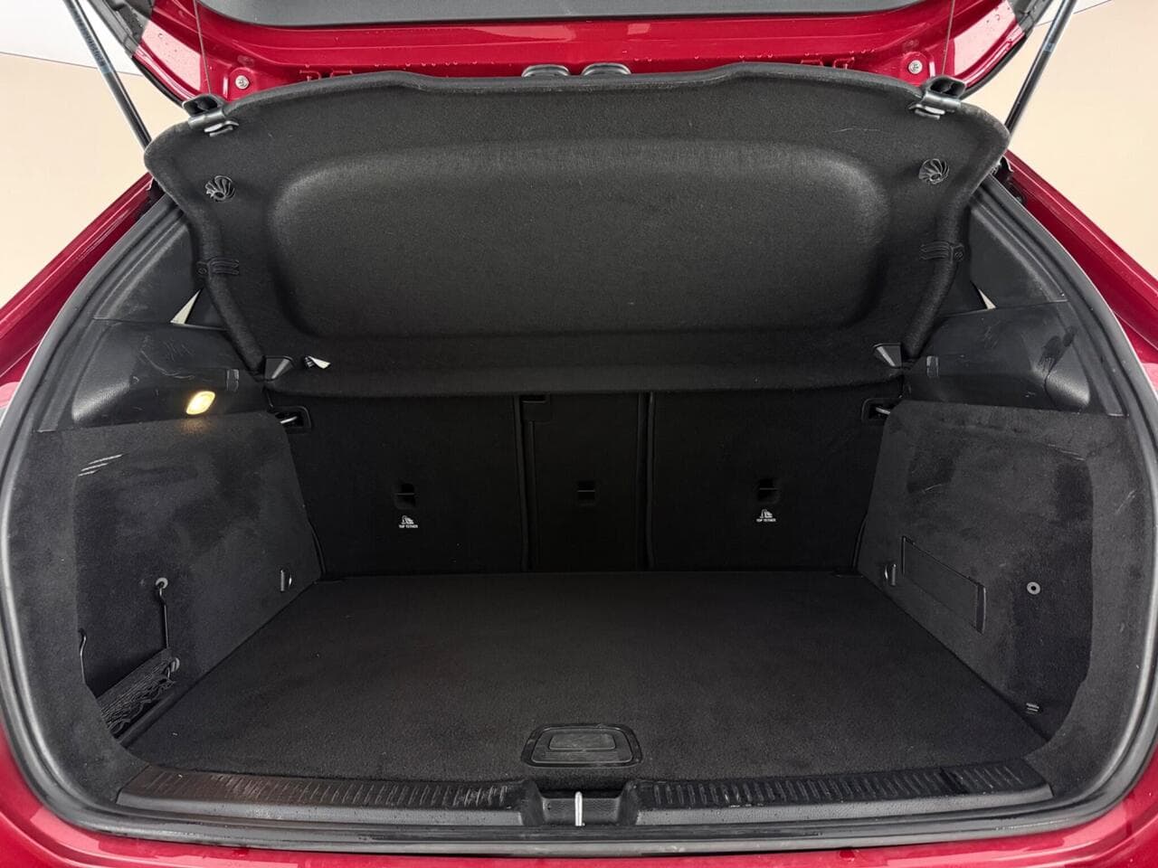 Mercedes-Benz B Class thumbnail Boot