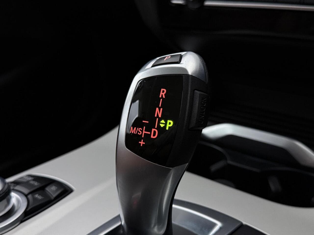 BMW X3 thumbnail Interior Front