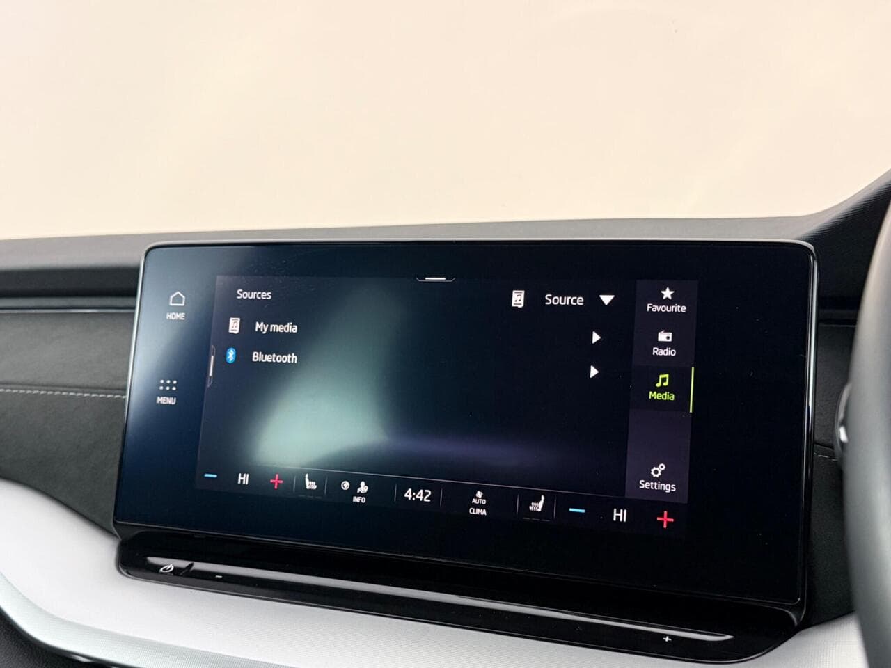 Skoda Octavia thumbnail Infotainment System