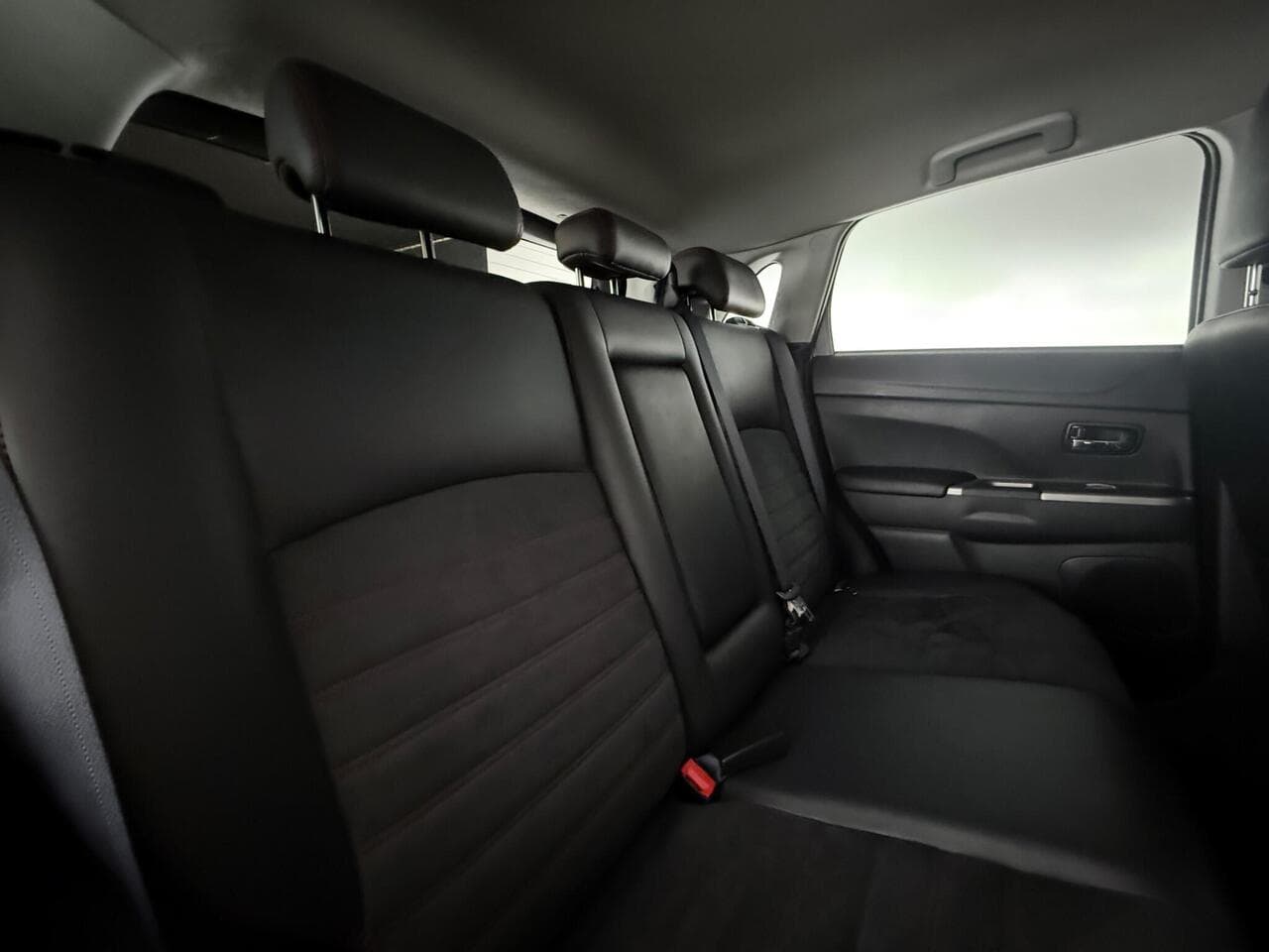 Mitsubishi ASX thumbnail Seats Rear