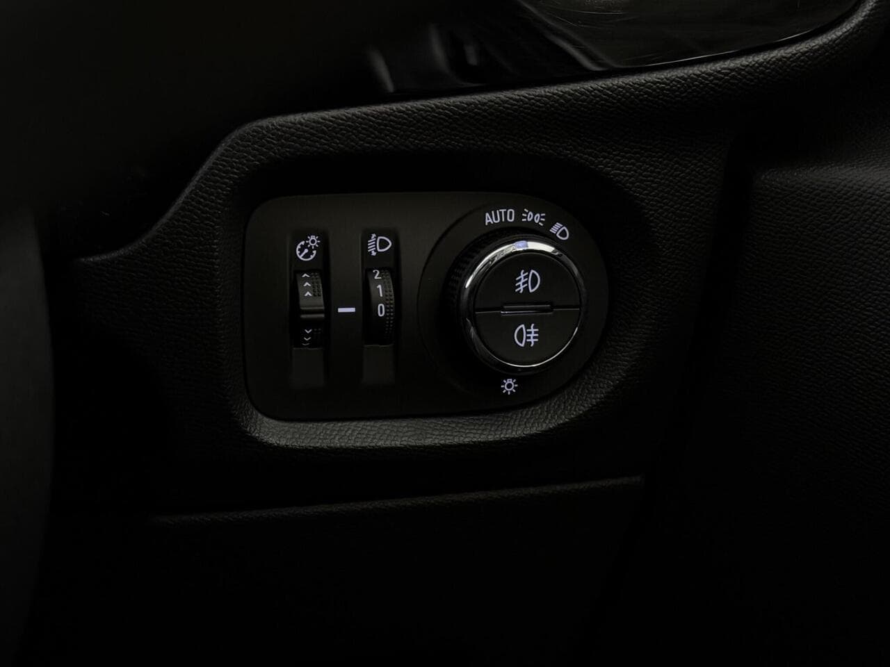 Vauxhall Corsa thumbnail Misc Controls