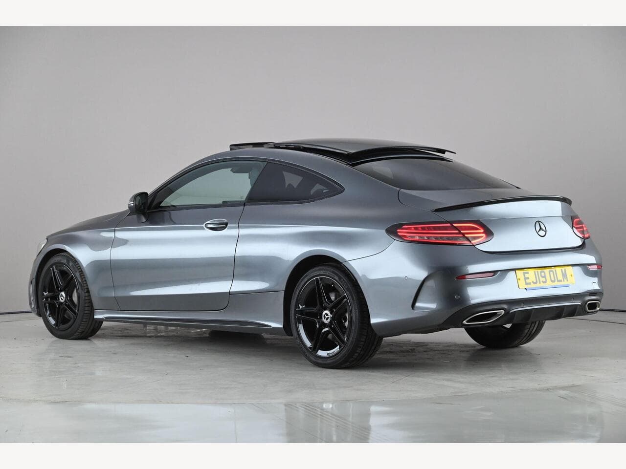 Mercedes-Benz C Class thumbnail Rear Left