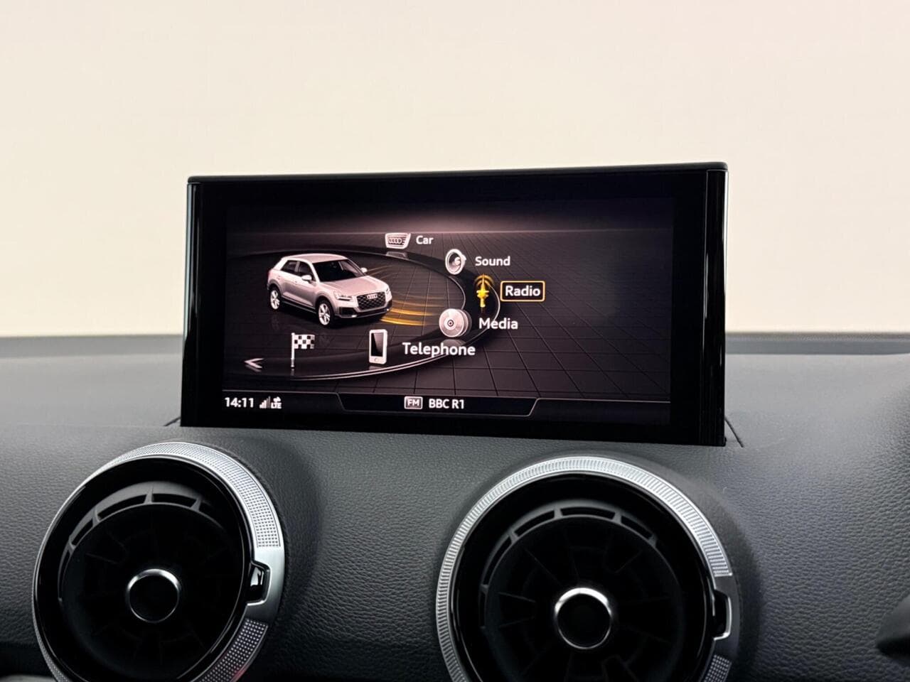 Audi Q2 thumbnail Infotainment System