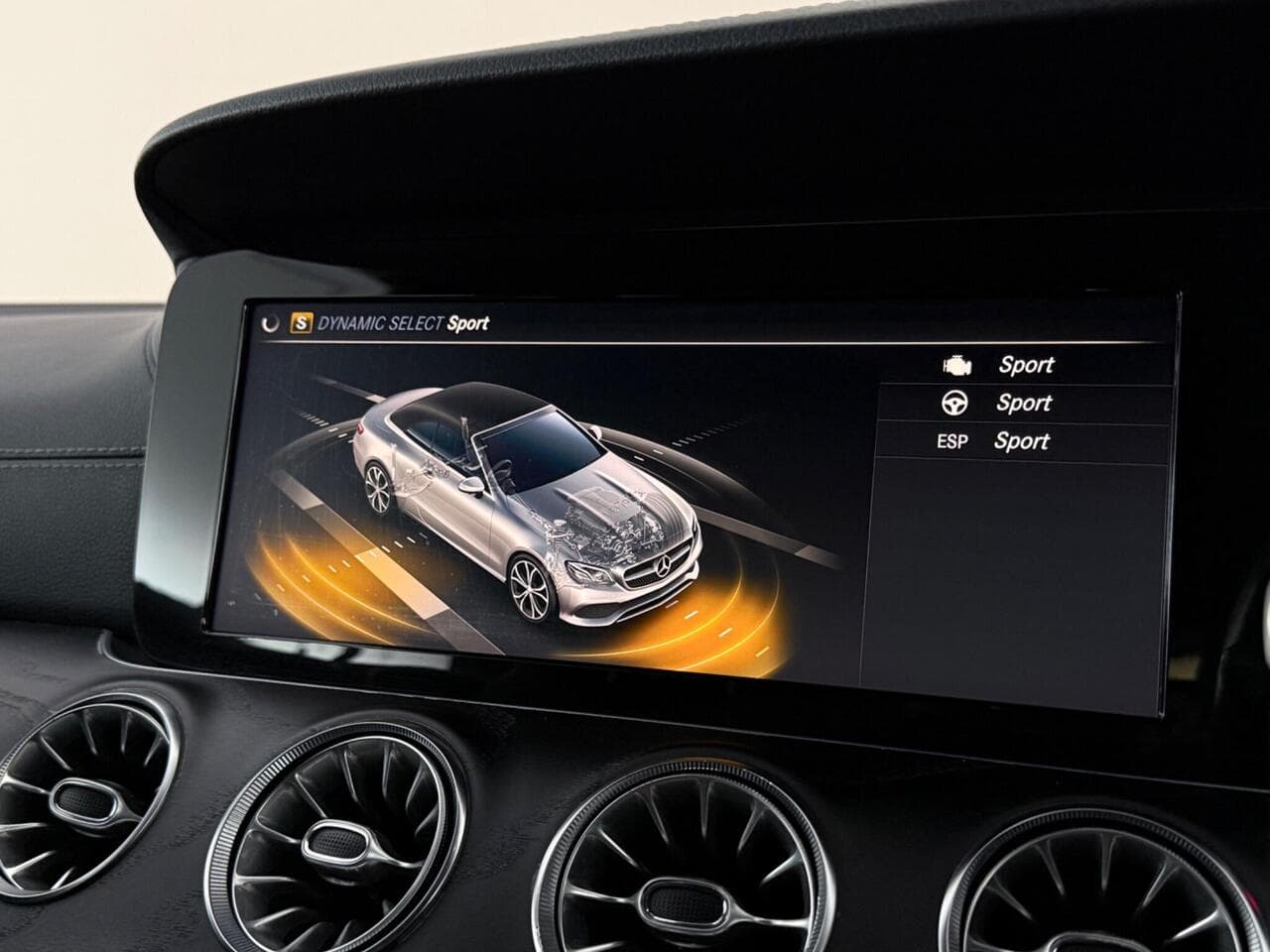 Mercedes-Benz E Class thumbnail Infotainment System