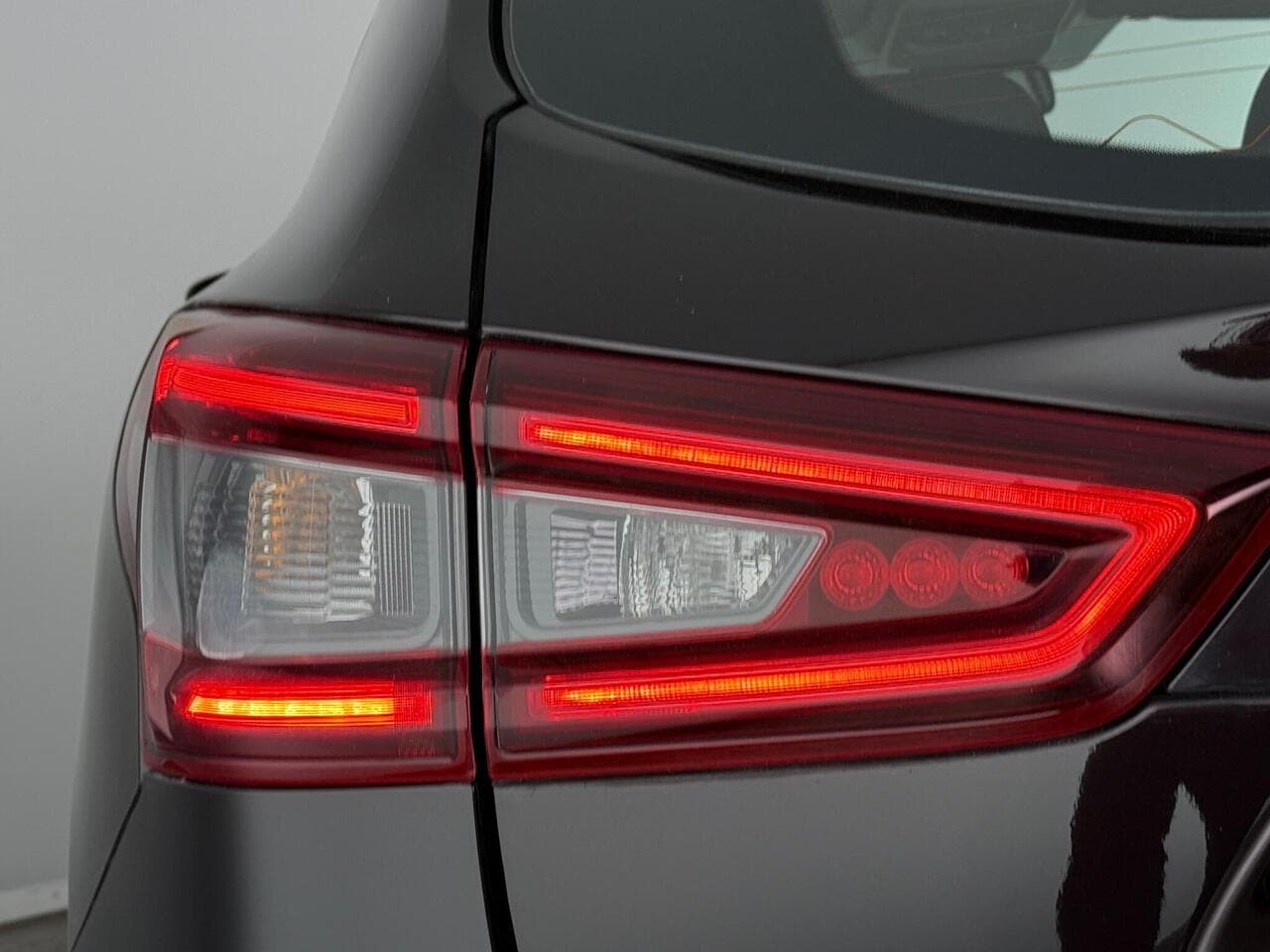 Nissan Qashqai thumbnail Lights Rear