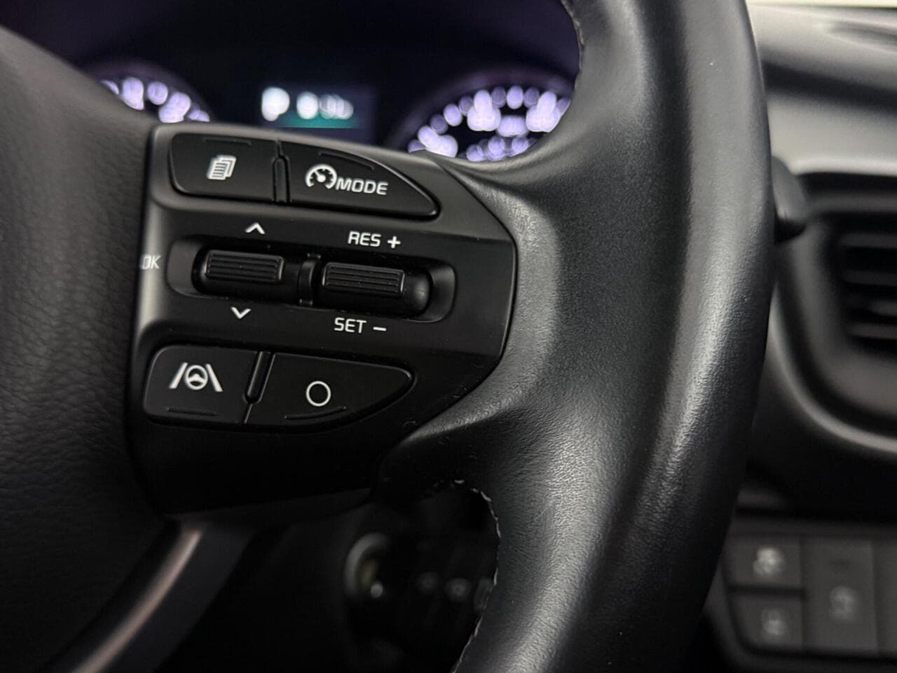 Kia Stonic thumbnail Misc Controls