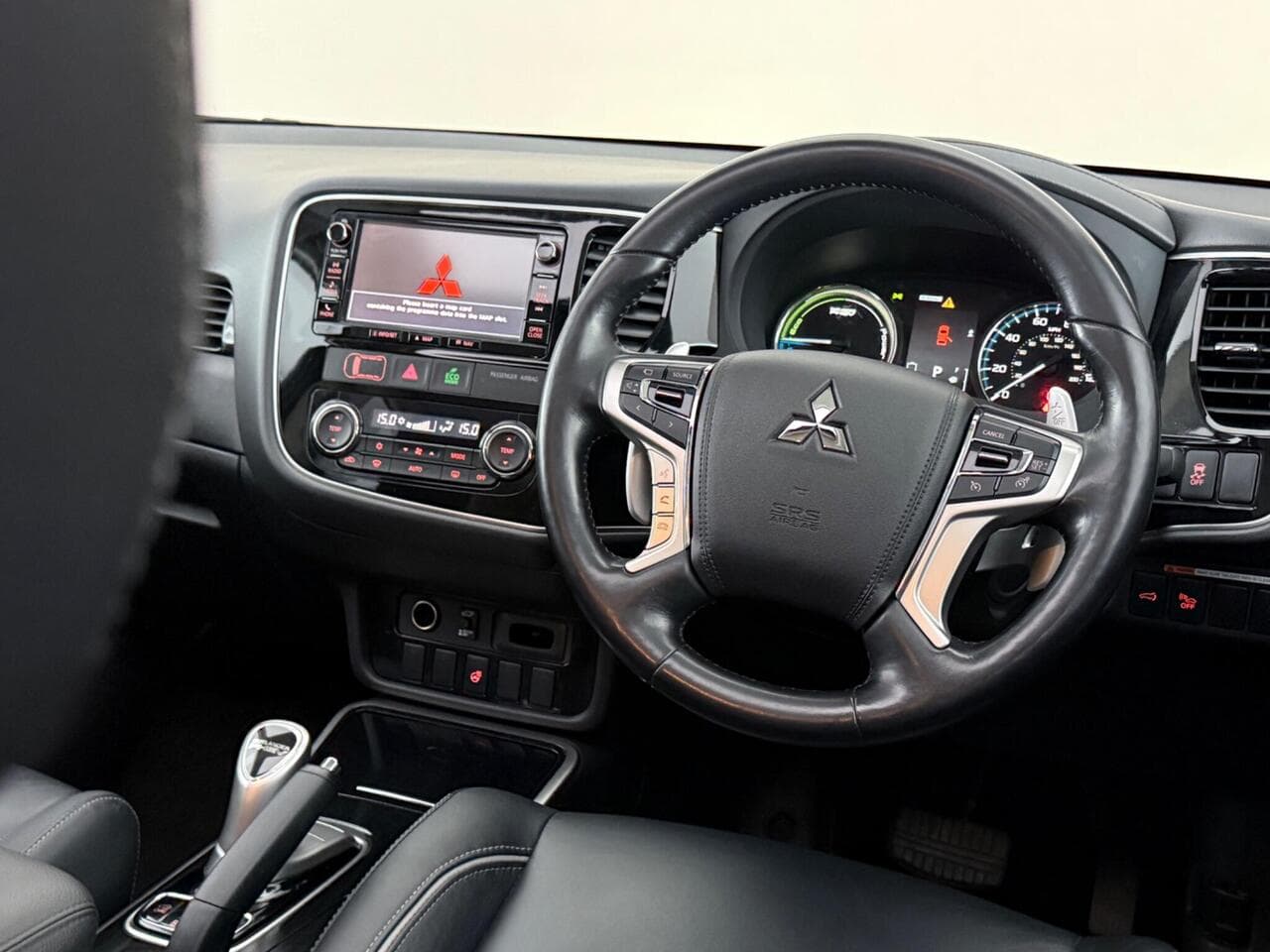Mitsubishi Outlander thumbnail Steering Wheel