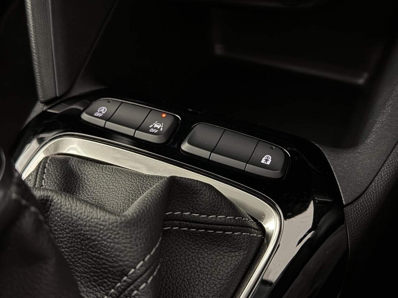 Vauxhall Corsa thumbnail Misc Controls