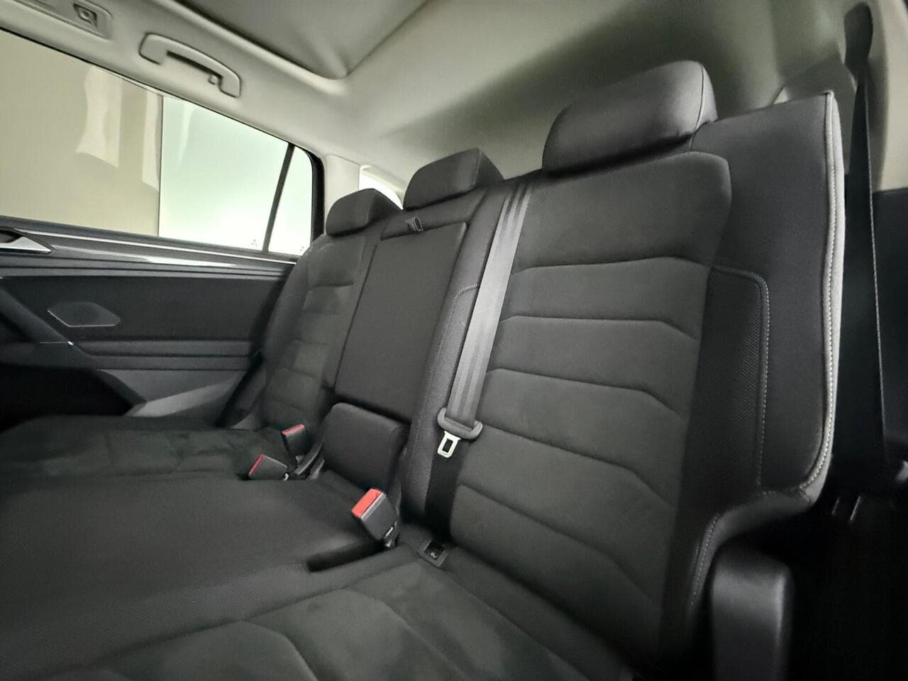 Volkswagen Tiguan Allspace thumbnail Seats Rear