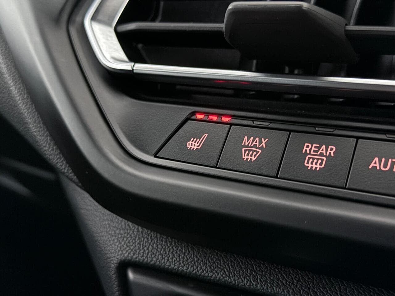 BMW 1 Series thumbnail Misc Controls