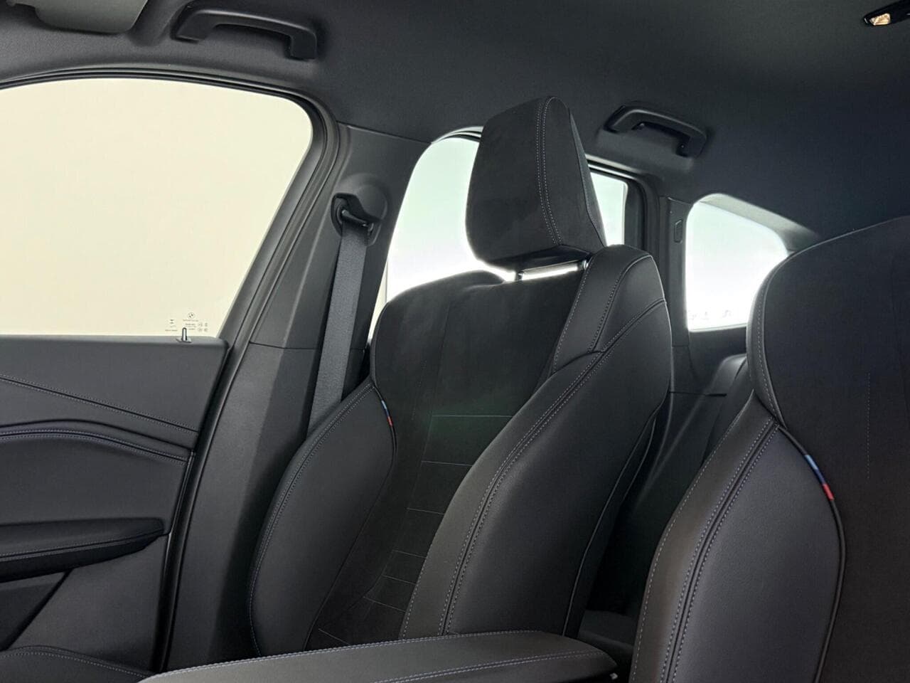 BMW iX1 thumbnail Seat Front Passenger
