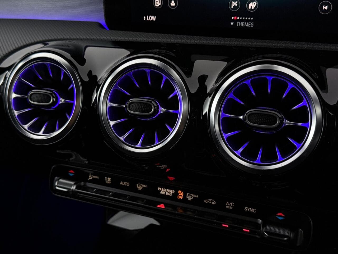 Mercedes-Benz A Class thumbnail Driver Instruments