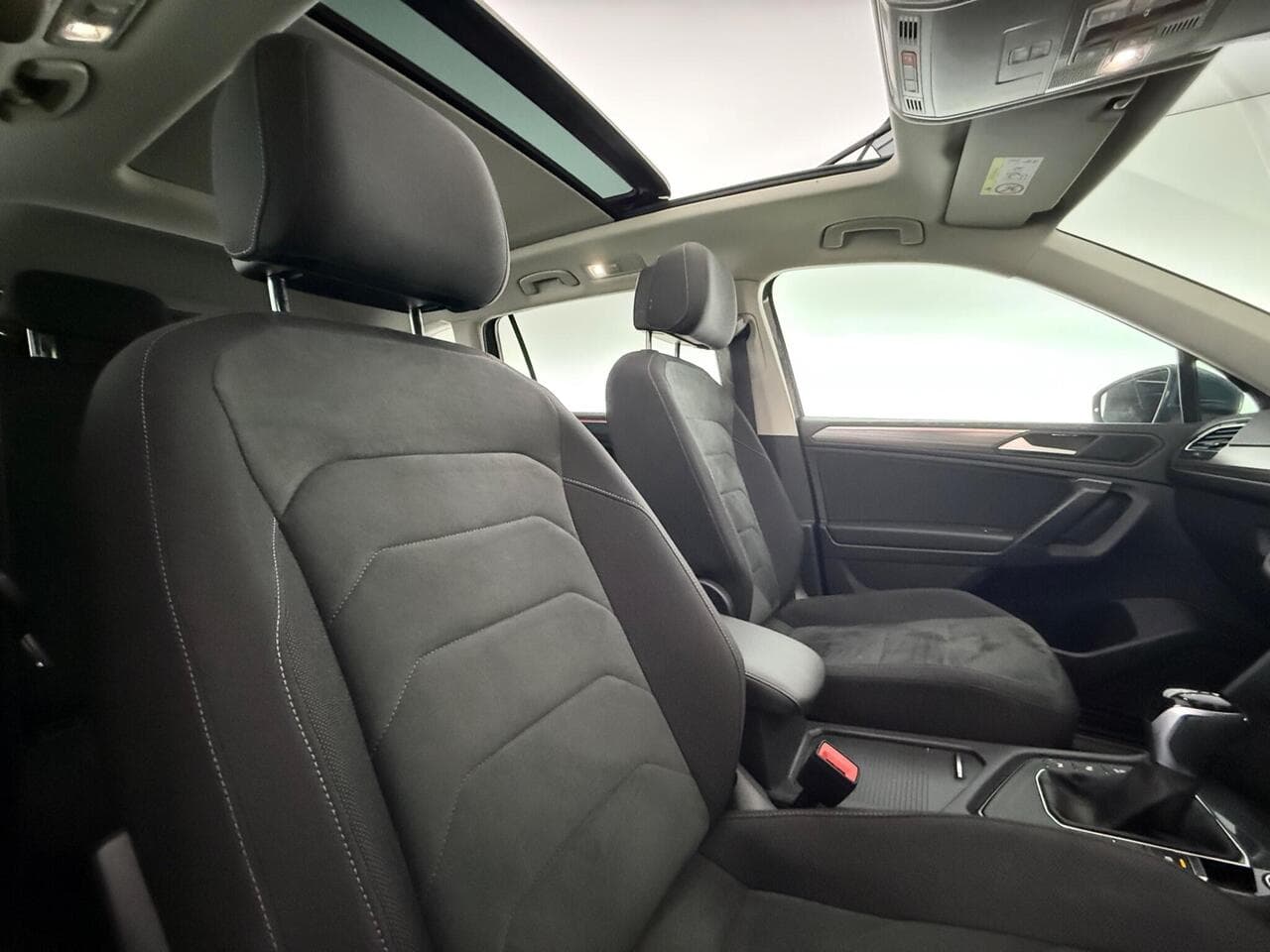 Volkswagen Tiguan Allspace thumbnail Seat Driver