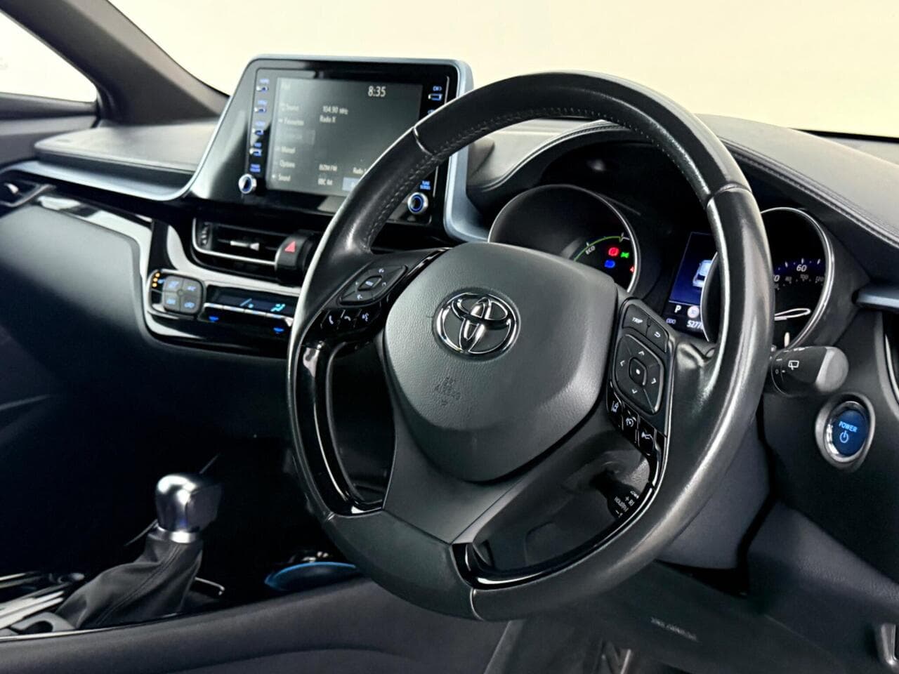 Toyota C-HR thumbnail Steering Wheel