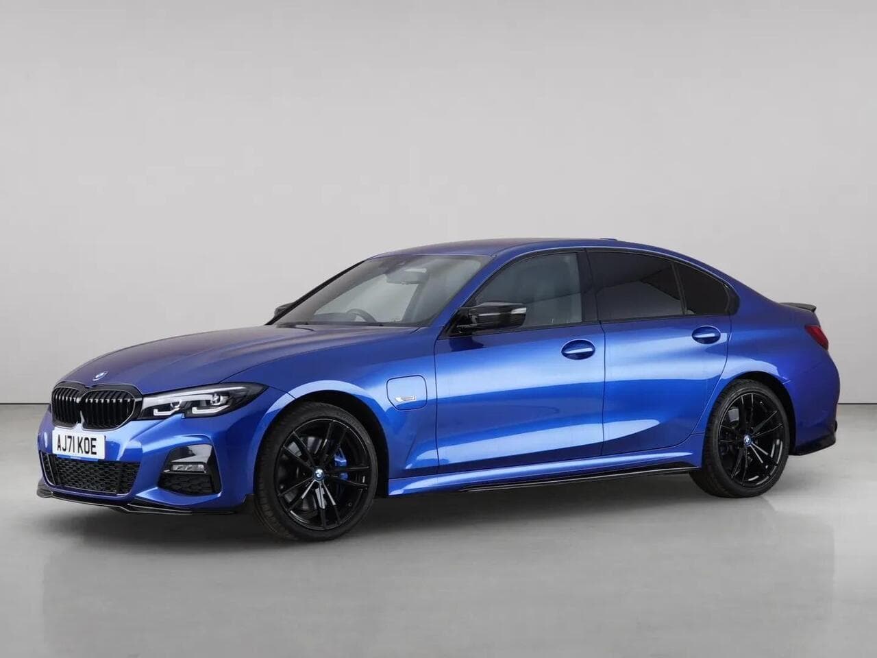 BMW 3 Series thumbnail Front Left