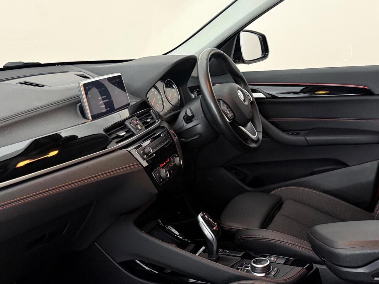 BMW X1 thumbnail Interior Front