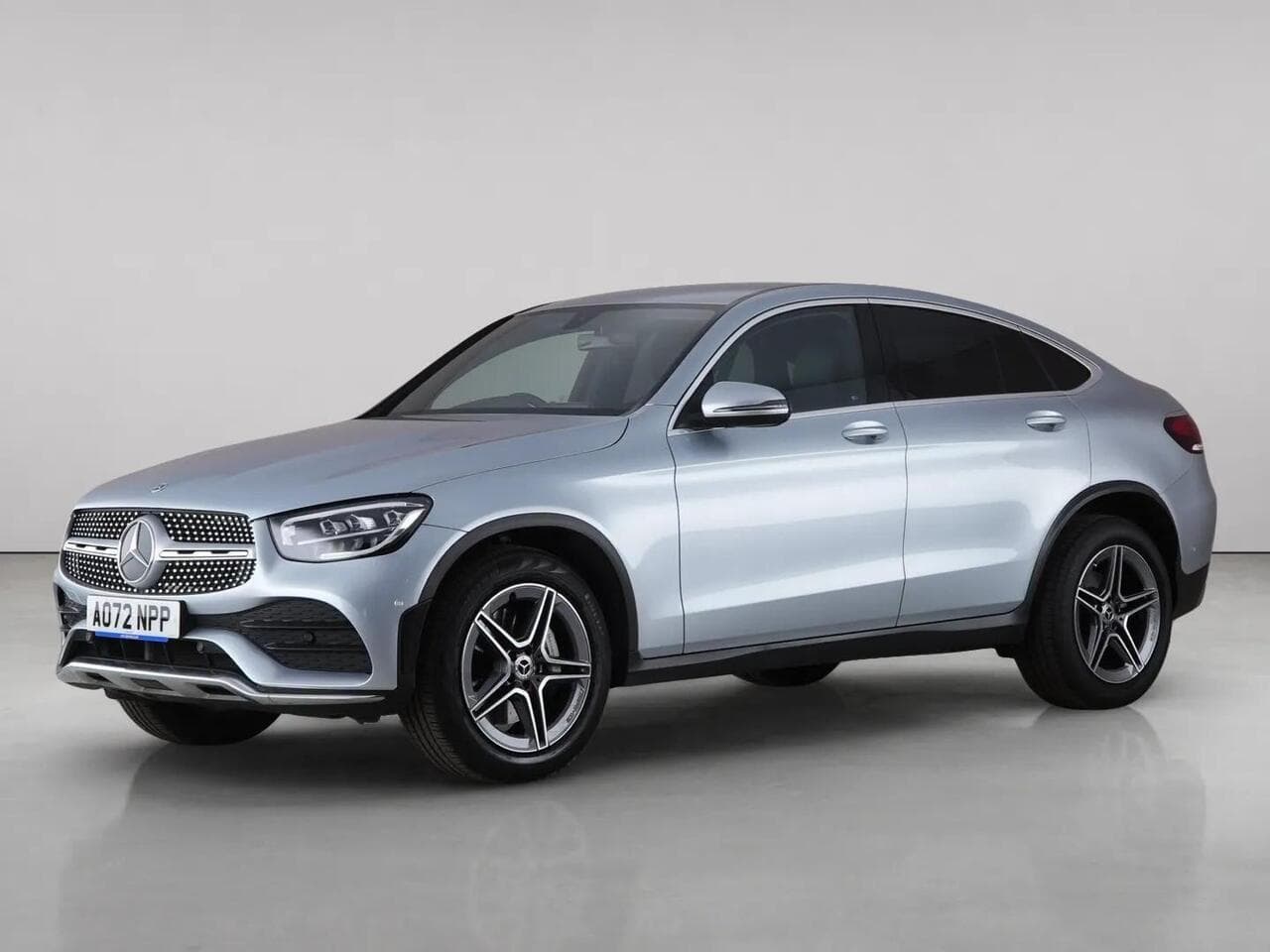 Mercedes-Benz GLC thumbnail Front Left