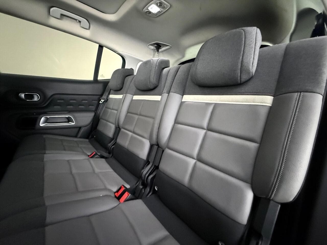 Citroen C5 Aircross thumbnail Seats Rear
