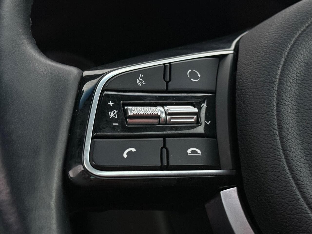 Kia Sportage thumbnail Misc Controls