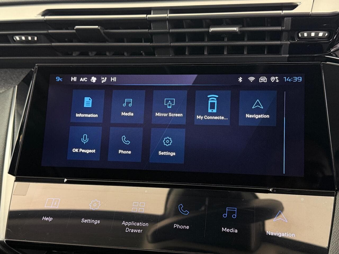 Peugeot 308 SW thumbnail Infotainment System