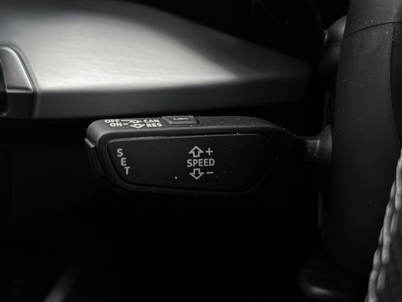Audi Q2 thumbnail Misc Controls