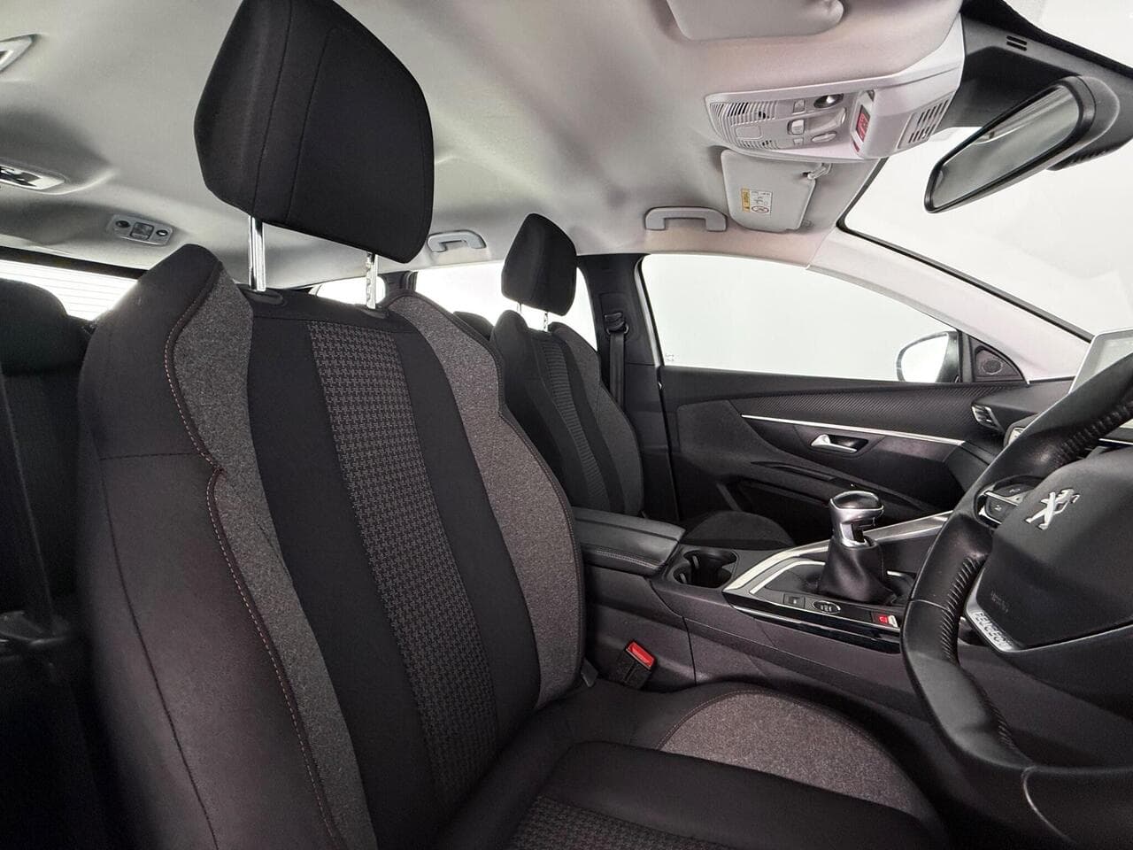 Peugeot 5008 thumbnail Seat Driver