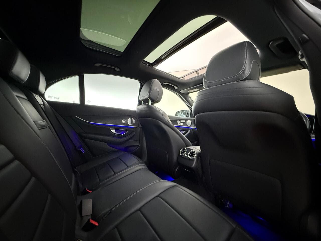 Mercedes-Benz E Class thumbnail Seats Rear