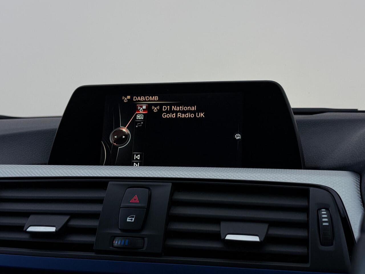 BMW 3 Series thumbnail Infotainment System
