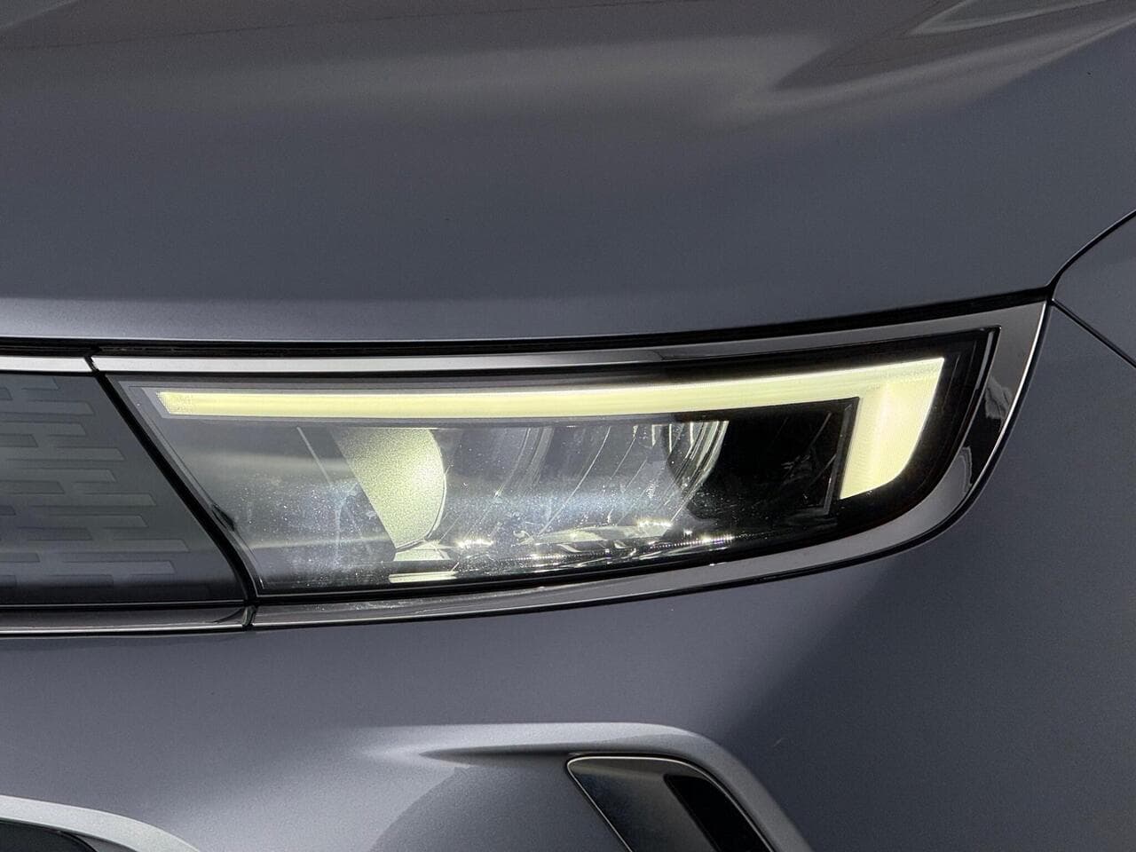 Vauxhall Mokka thumbnail Lights Front