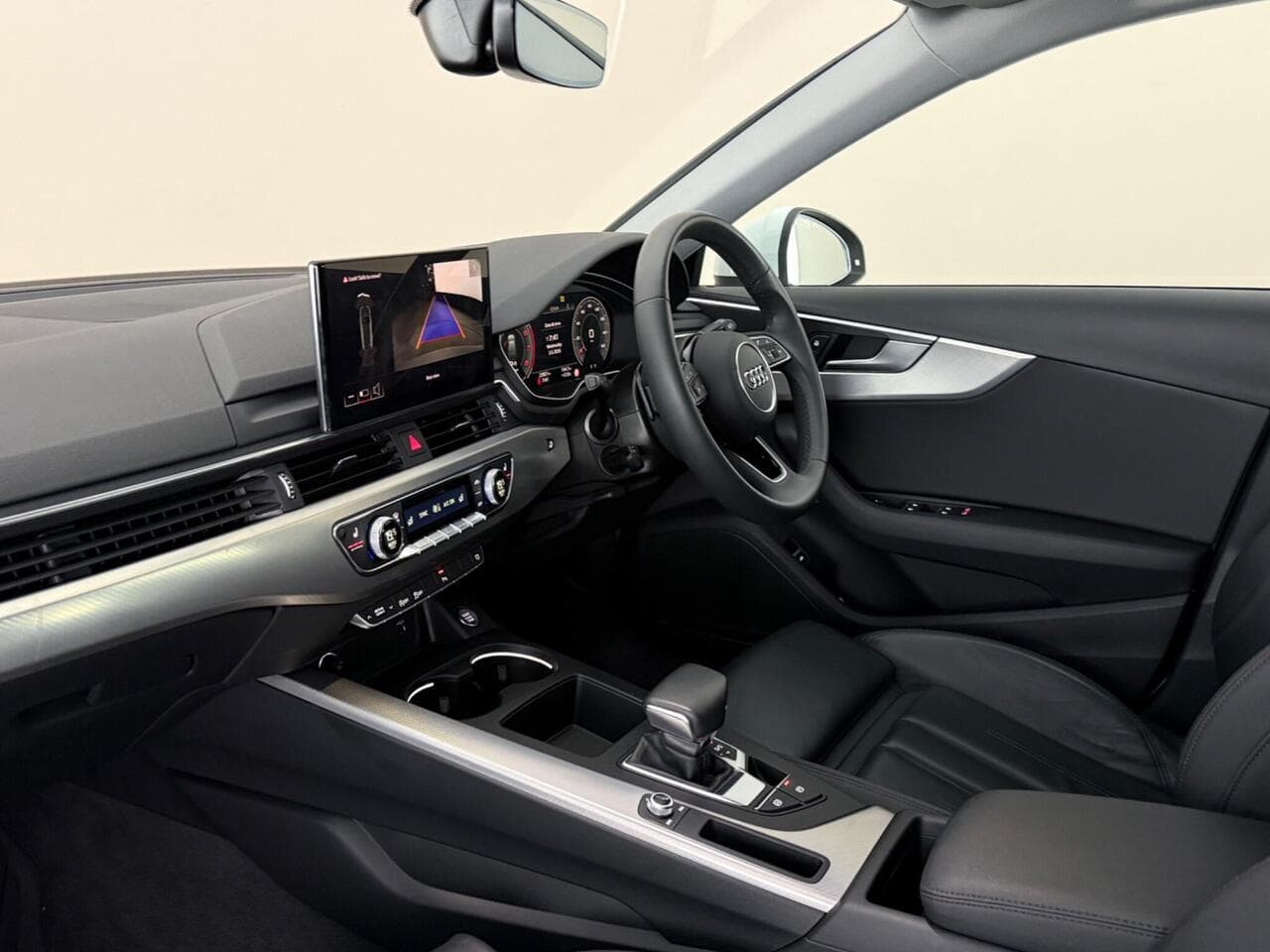 Audi A4 Avant thumbnail Interior Front