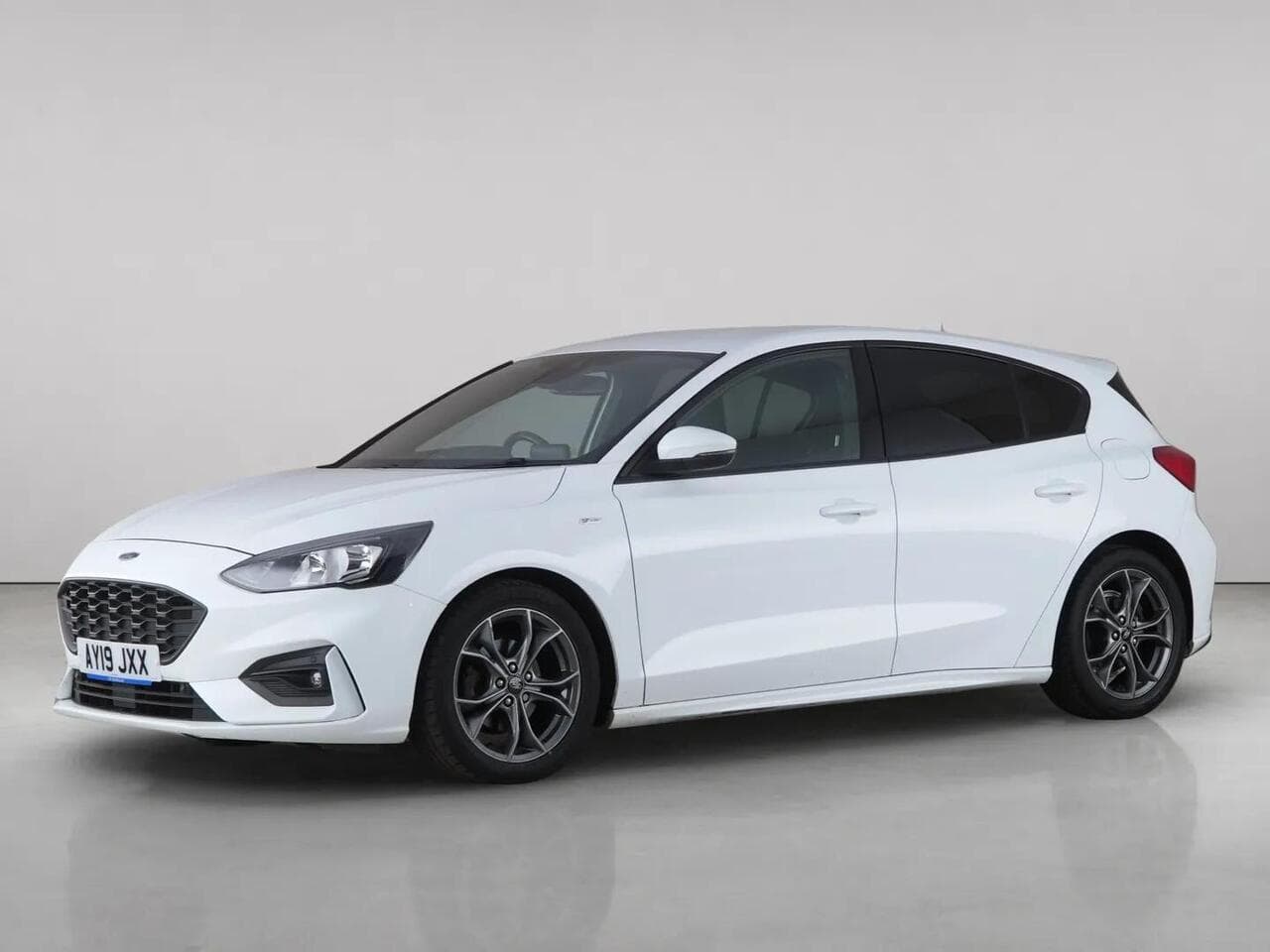 Ford Focus thumbnail Front Left