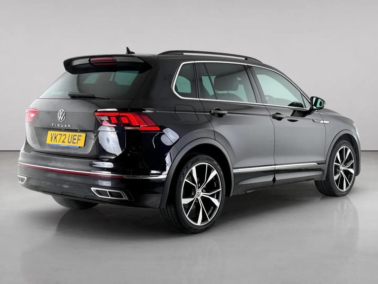 Volkswagen Tiguan thumbnail Rear Right