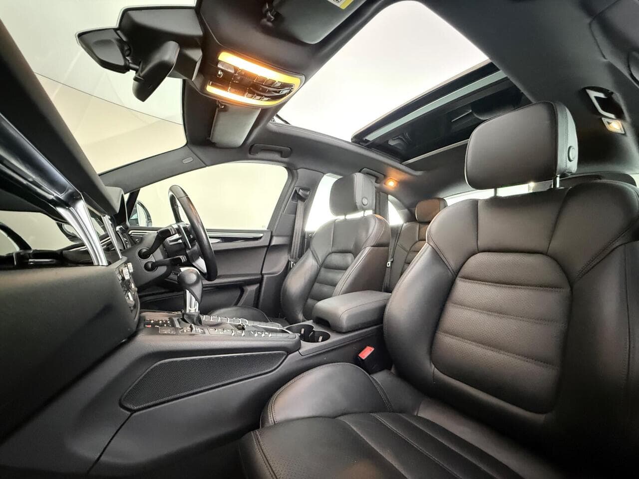 Porsche Macan thumbnail Seat Front Passenger