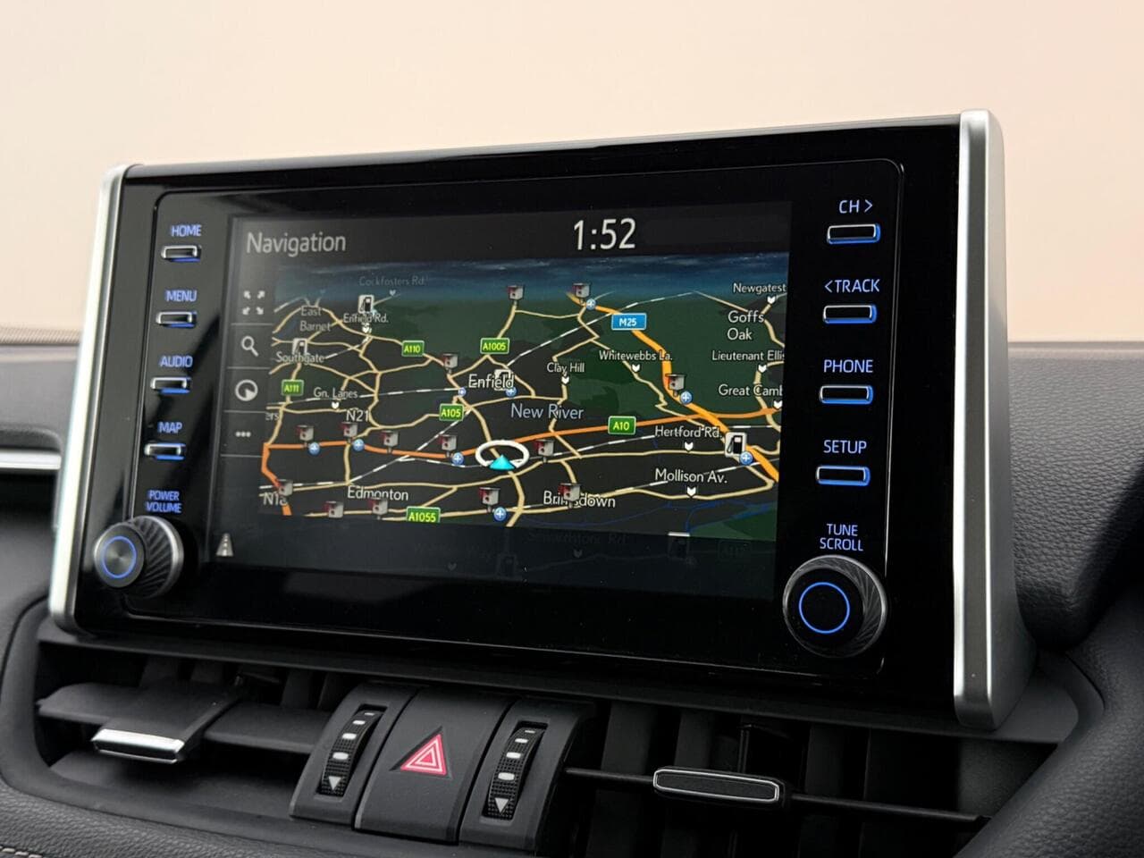 Toyota RAV4 thumbnail Infotainment System
