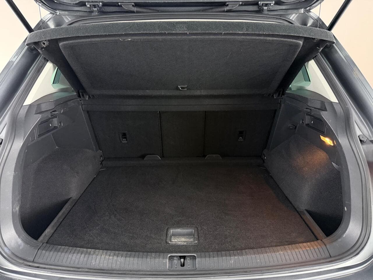 Volkswagen Tiguan thumbnail Boot