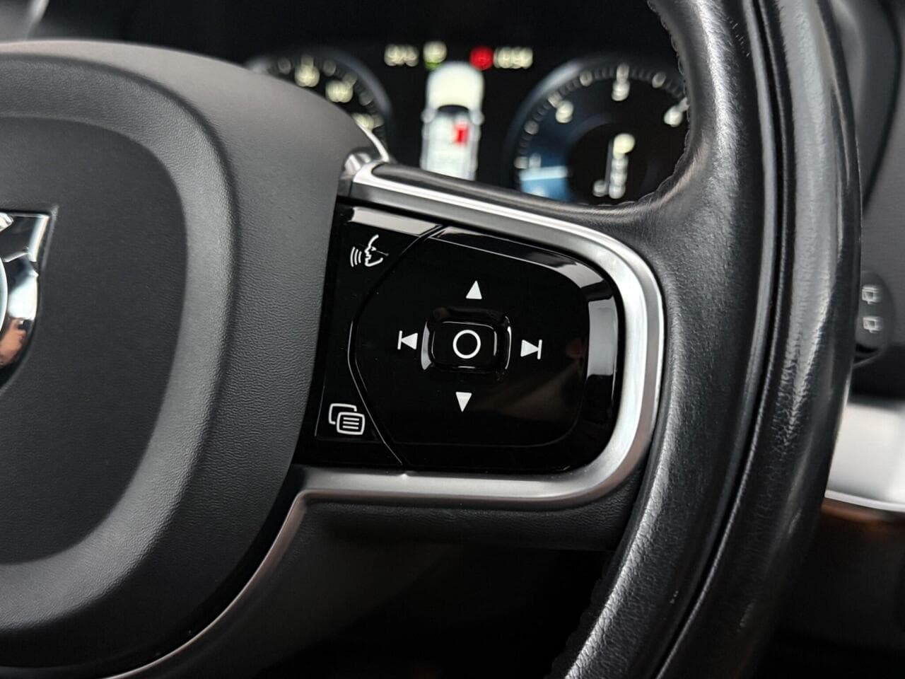 Volvo XC90 thumbnail Misc Controls