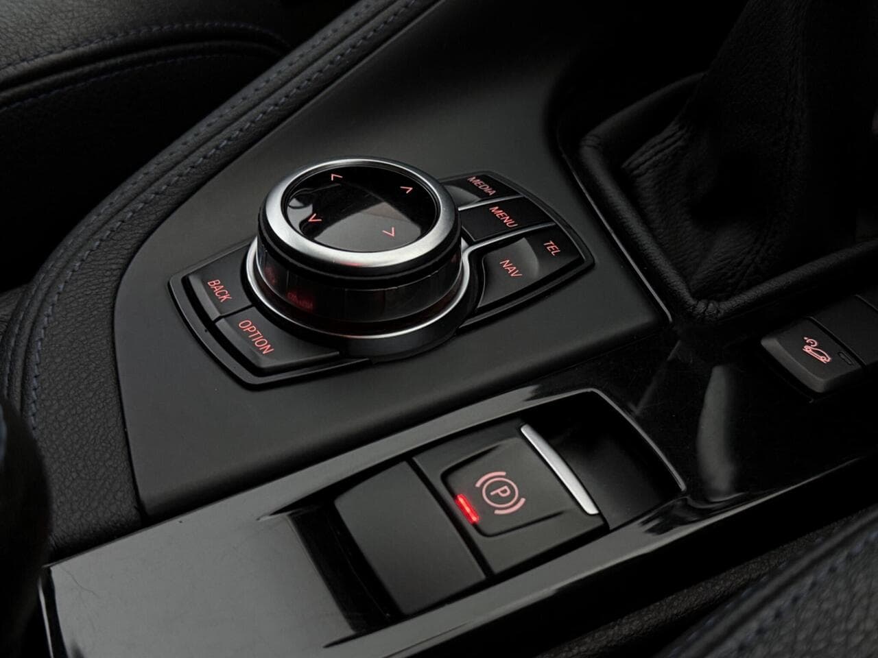 BMW X1 thumbnail Misc Controls