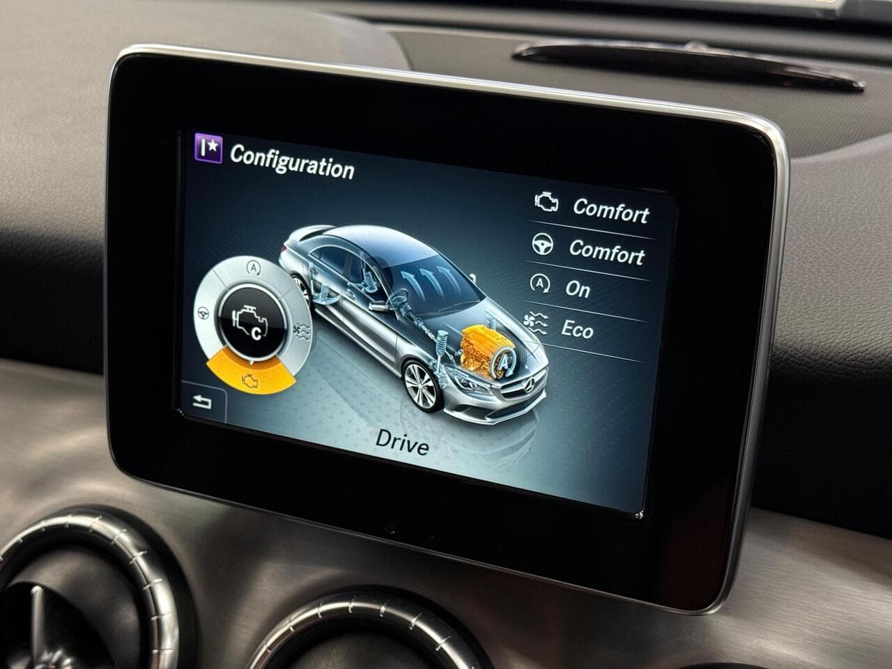 Mercedes-Benz CLA thumbnail Infotainment System