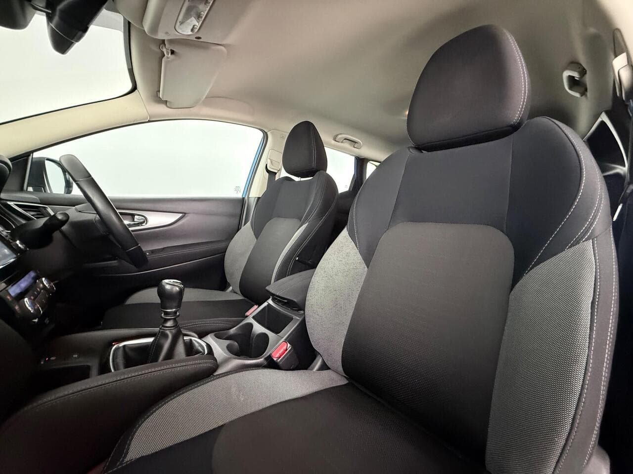 Nissan Qashqai thumbnail Seat Front Passenger