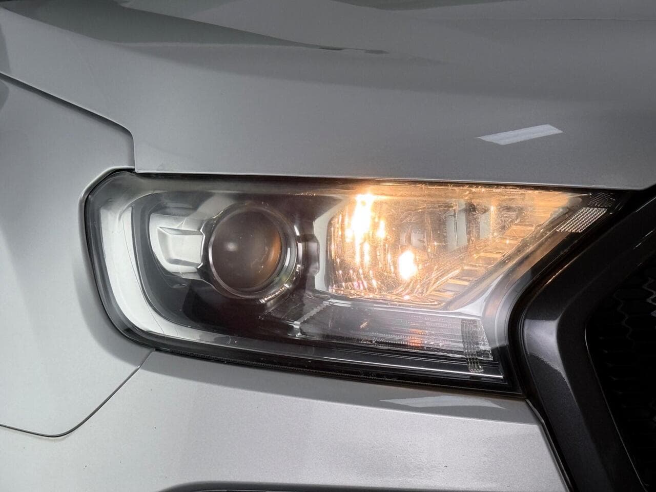 Ford Ranger thumbnail Lights Front