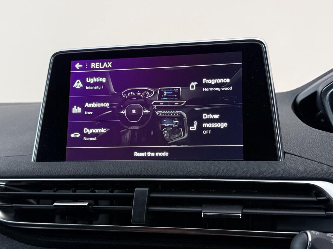Peugeot 5008 thumbnail Infotainment System