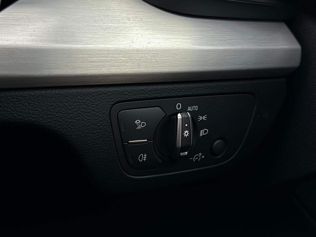 Audi Q5 thumbnail Misc Controls