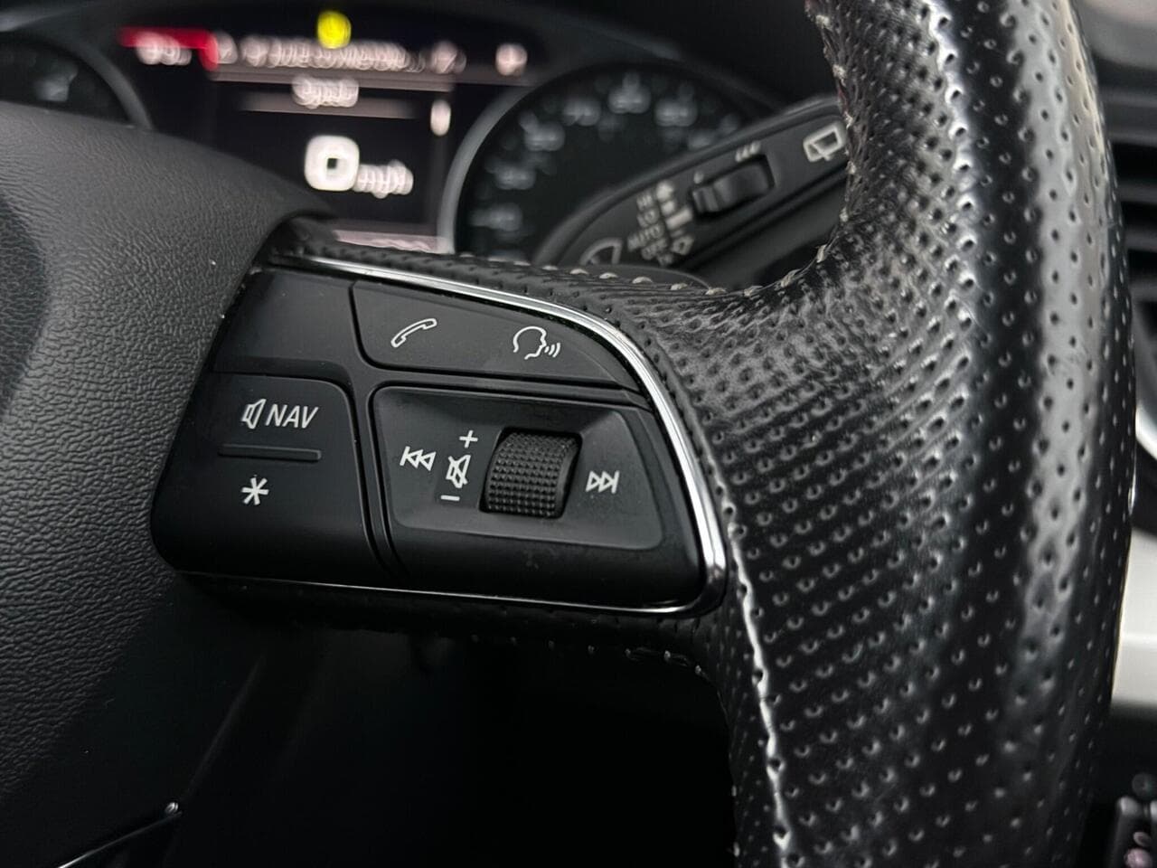 Audi Q5 thumbnail Misc Controls