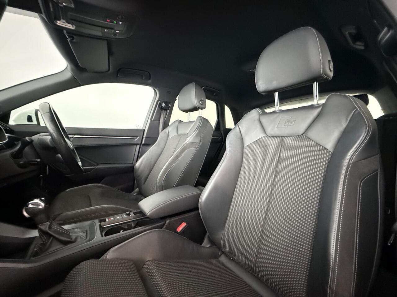 Audi Q3 thumbnail Seat Front Passenger