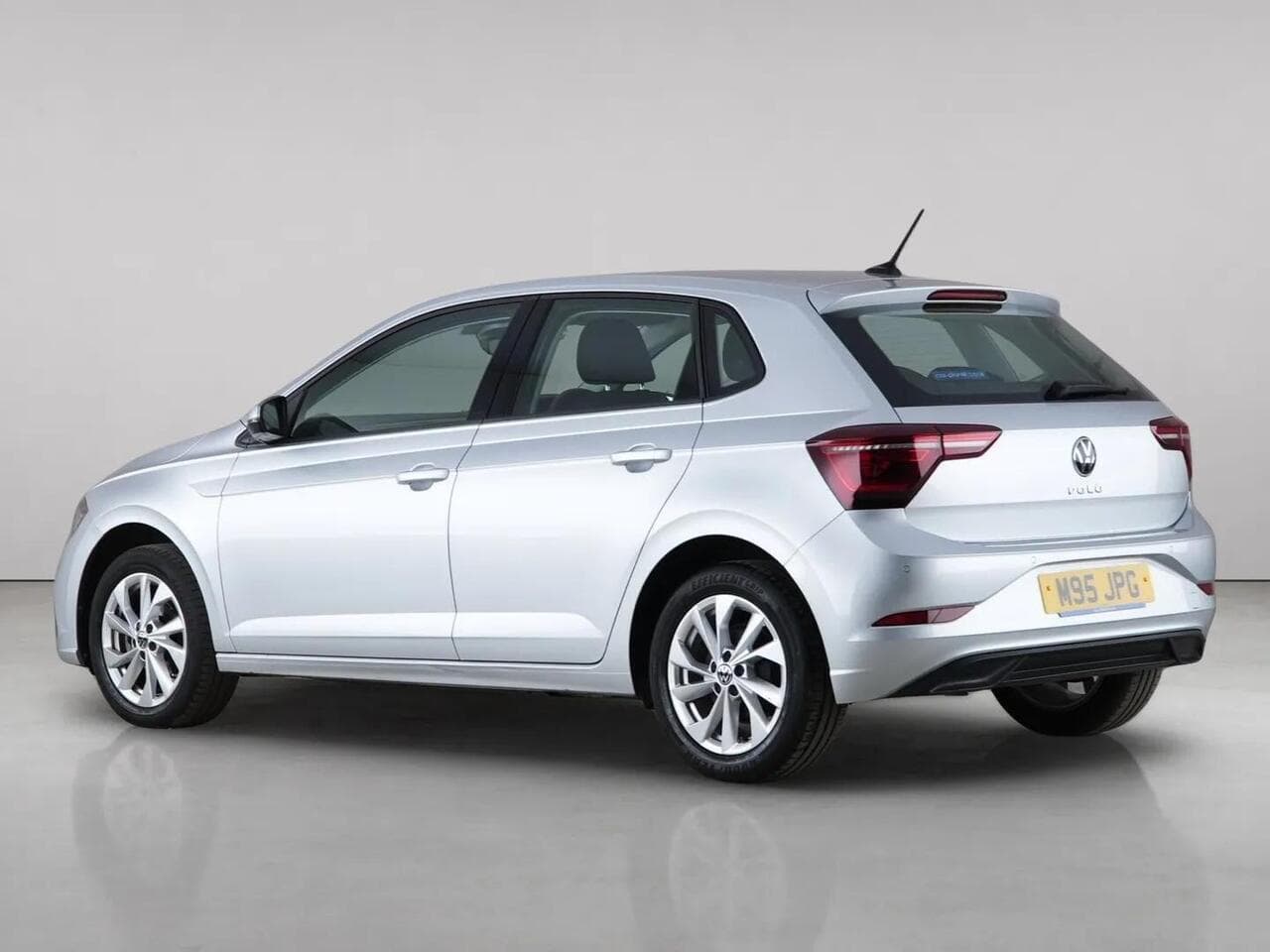 Volkswagen Polo thumbnail Rear Left