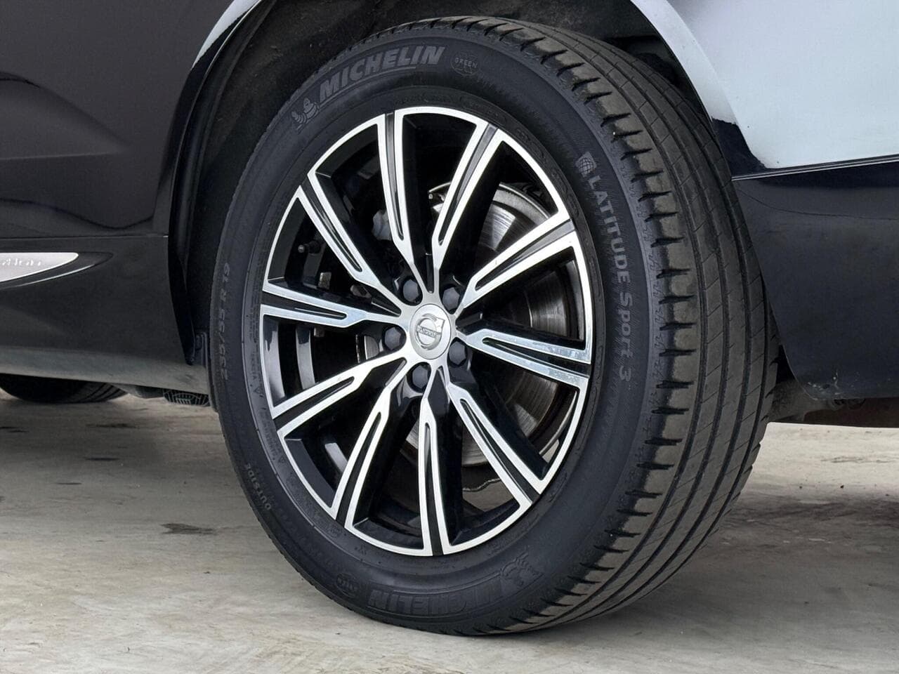 Volvo XC60 thumbnail Wheel