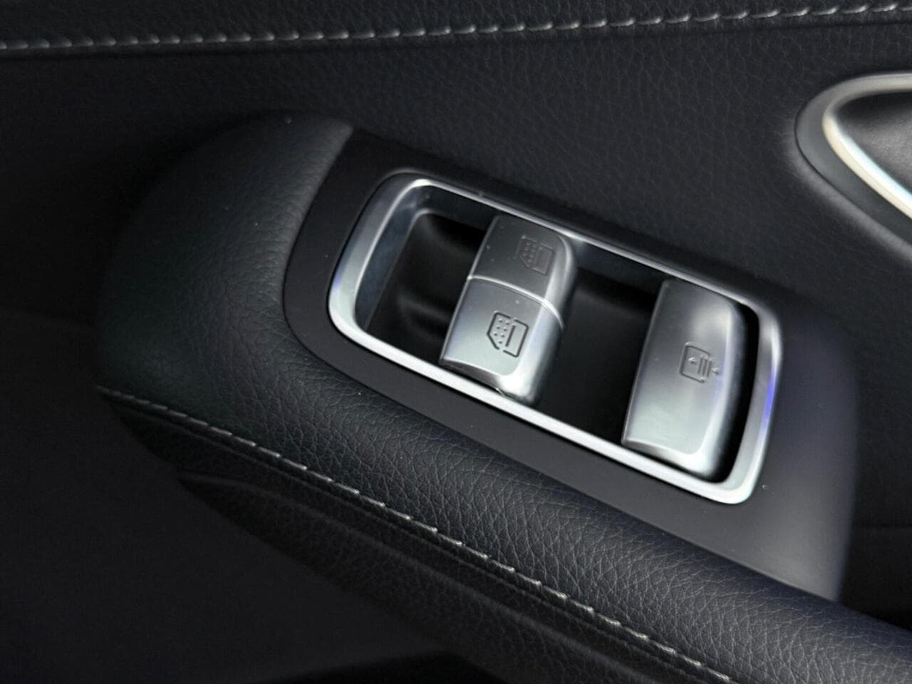 Mercedes-Benz S Class thumbnail Misc Controls