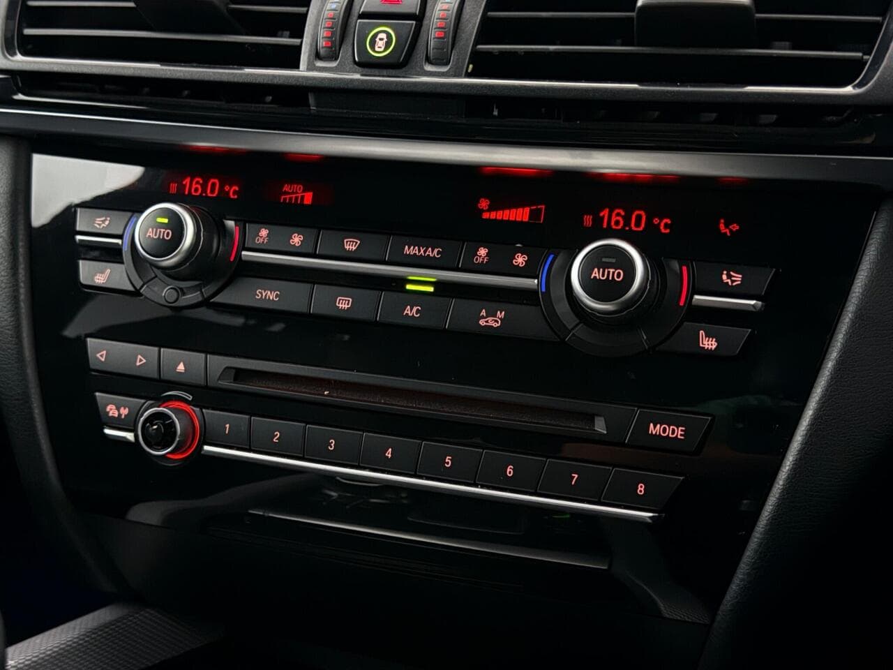 BMW X5 thumbnail Infotainment System
