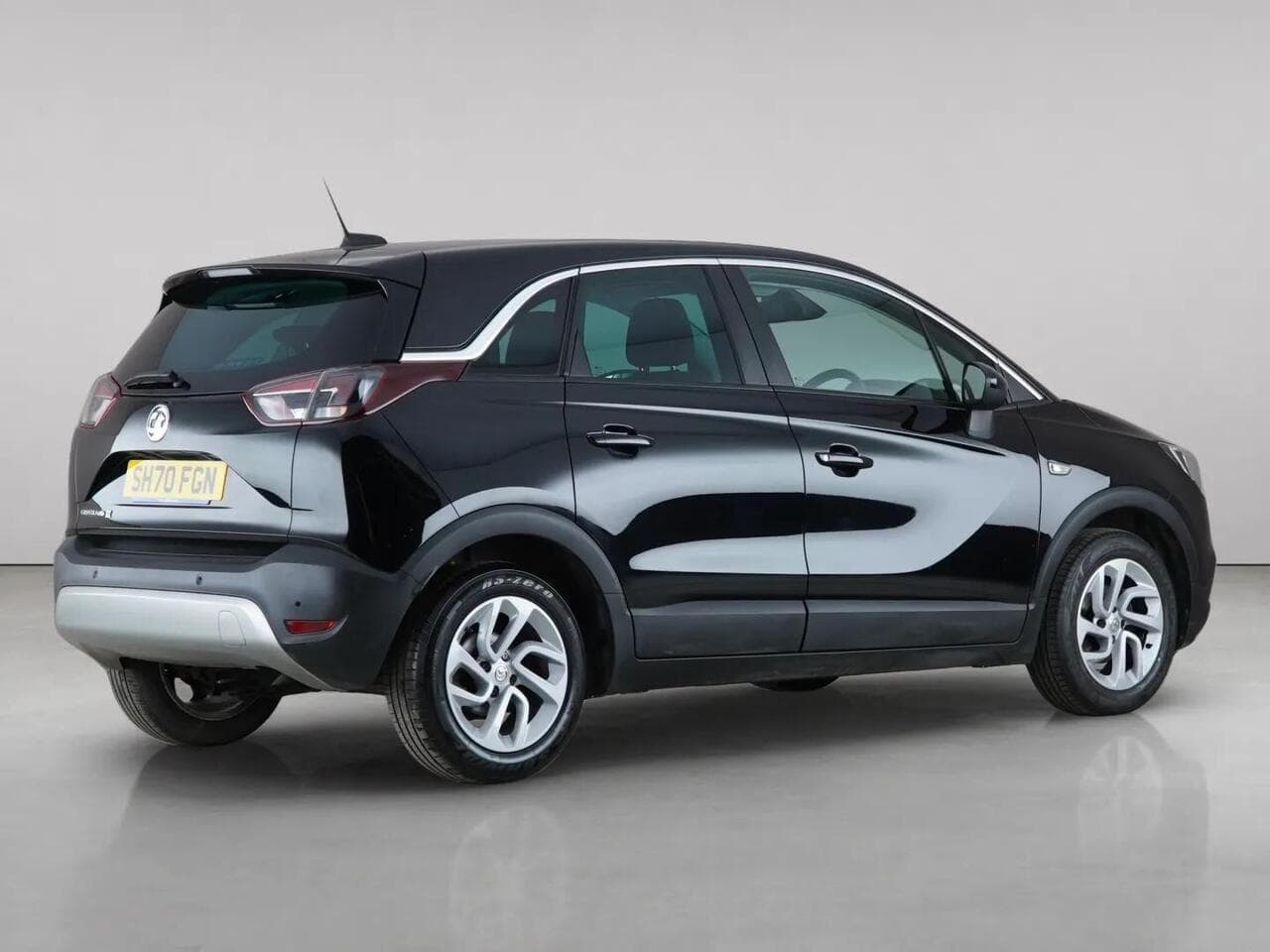 Vauxhall Crossland X thumbnail Side Right